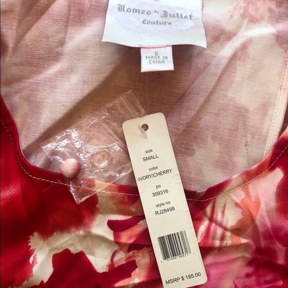 NWT Romeo & Juliet Couture Sleeveless Blouse w/ open back & hidden zip. sz Small - Picture 4 of 5